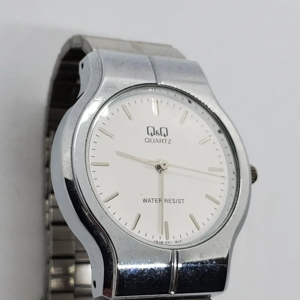 QQ By Citizen Watch Women 32MM‎ White Dial Gray Tone Bracelet New Battery